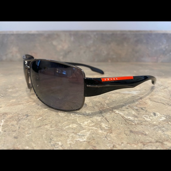 Prada sunglasses - Picture 2 of 7